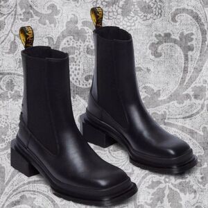 NEVER WORN Dr. Martens black Maybol boots Size US 8